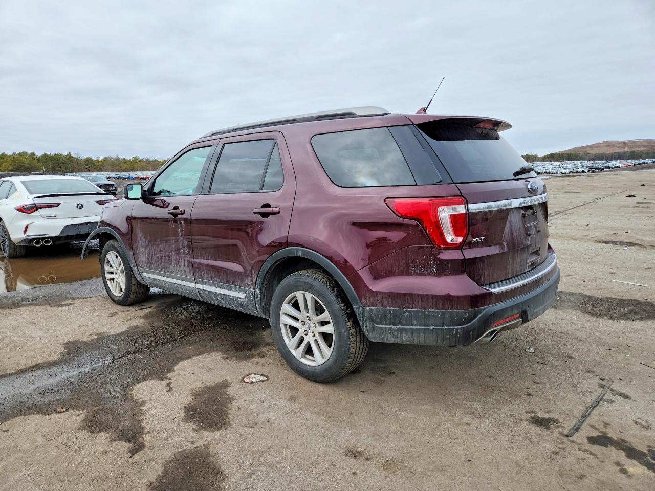 2018 FORD EXPLORER XLT photo 2