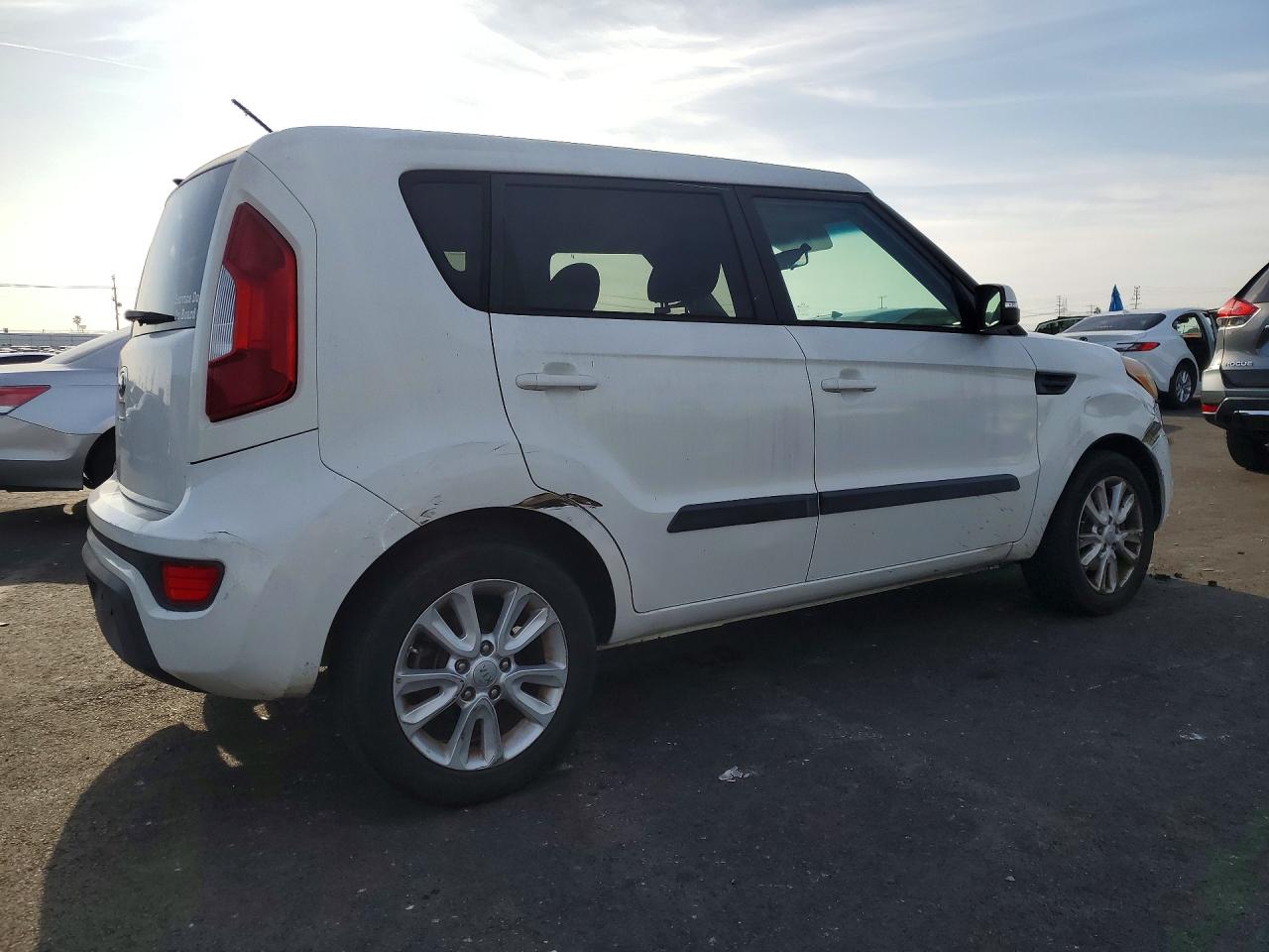 2013 KIA SOUL + photo 5