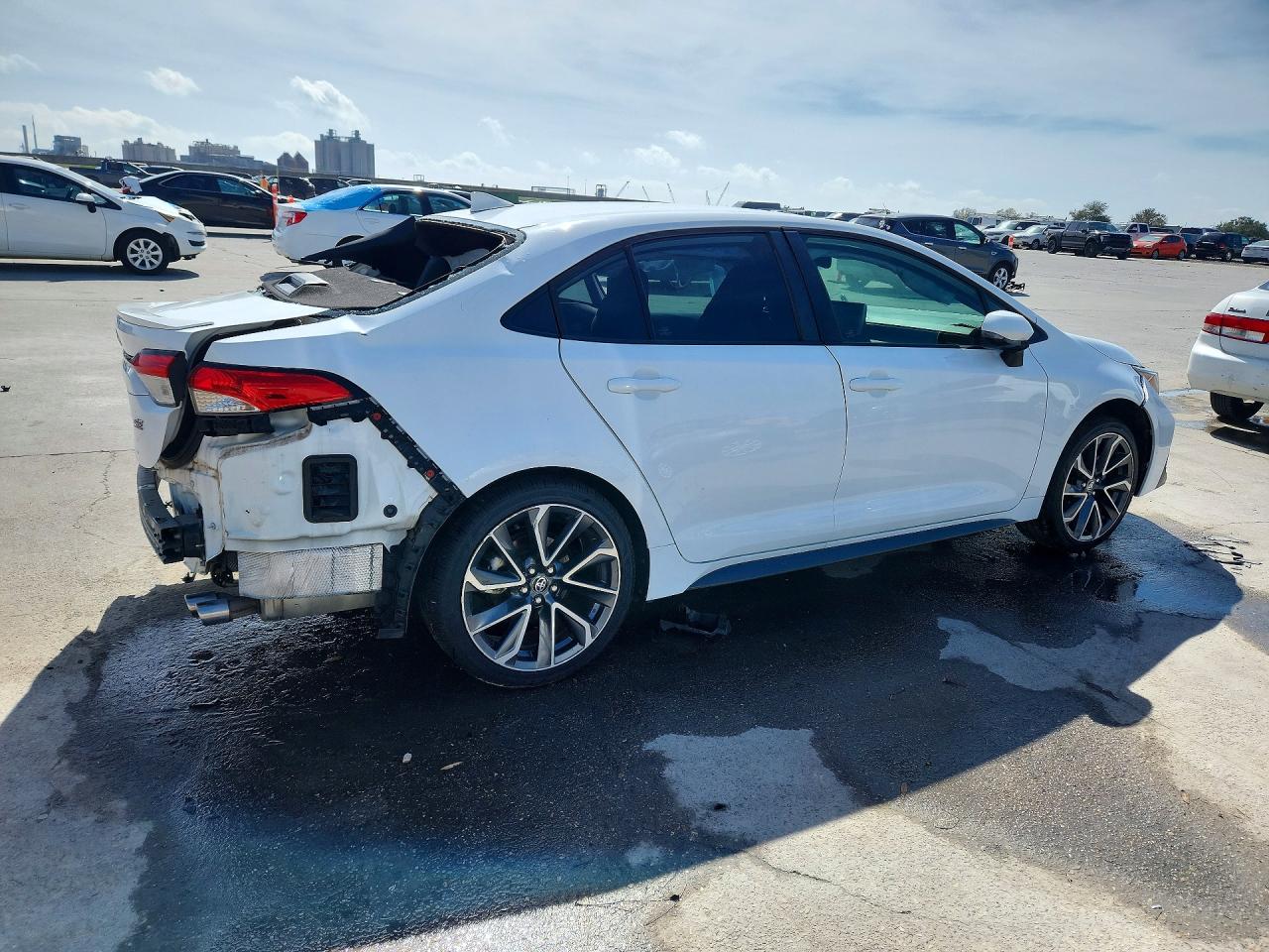 2021 TOYOTA COROLLA SE photo 3