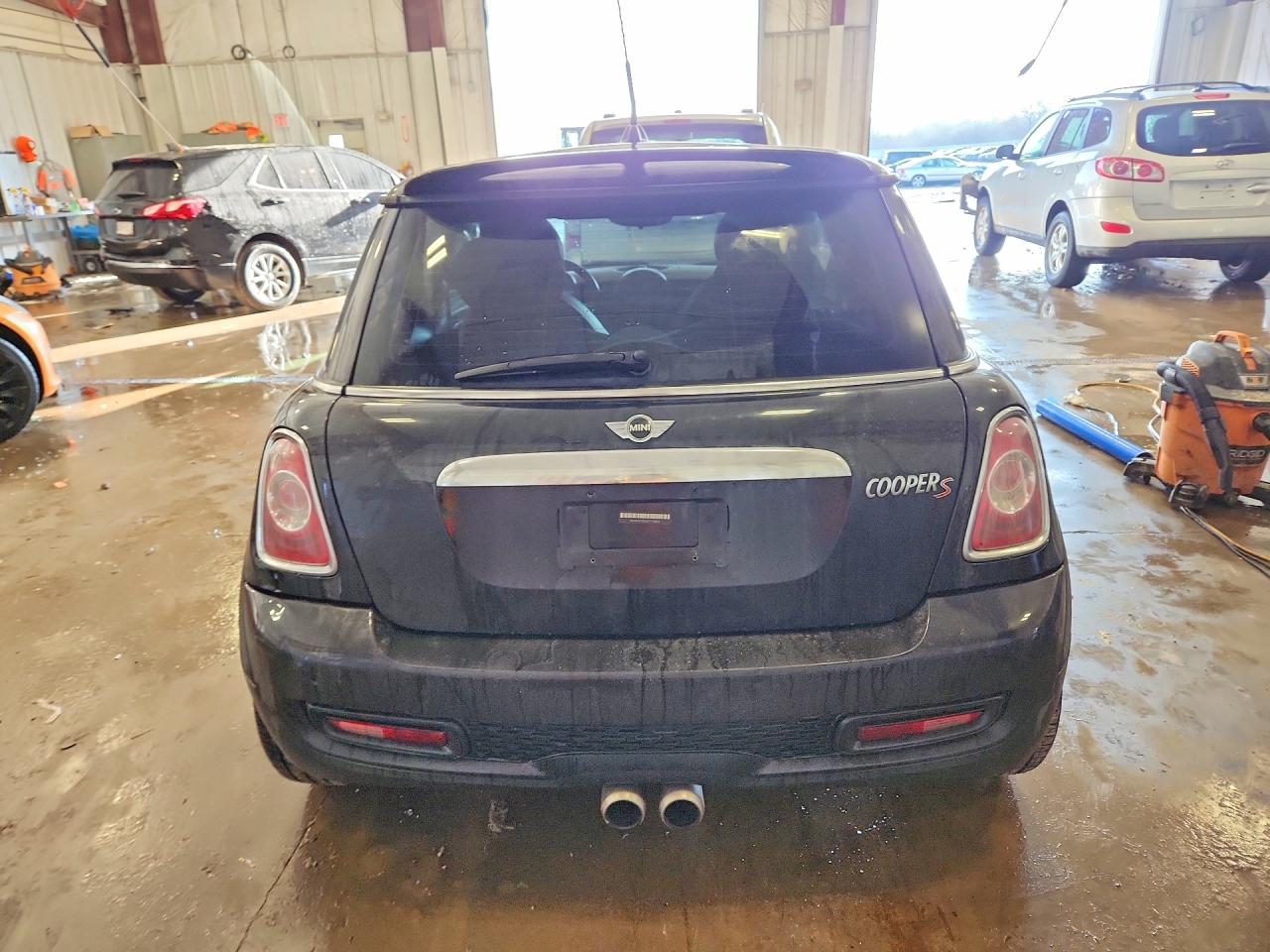 2012 MINI COOPER S photo 16