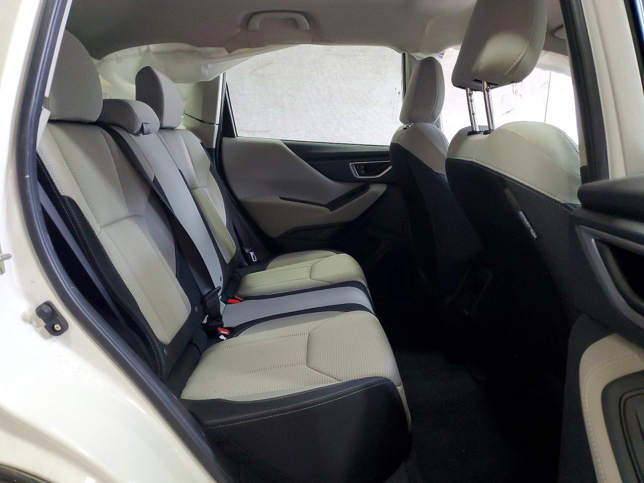 2020 SUBARU FORESTER photo 11