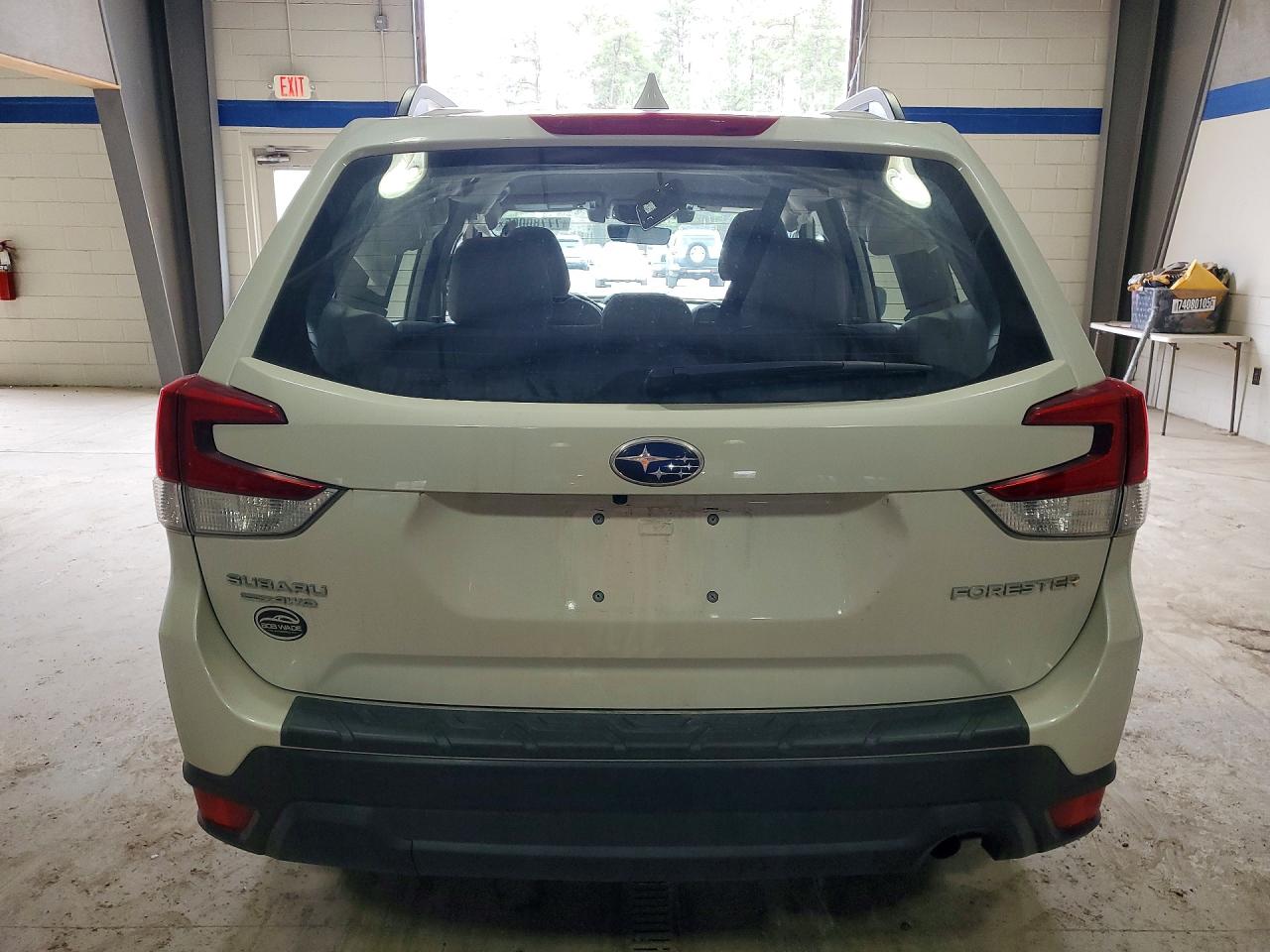 2020 SUBARU FORESTER photo 6