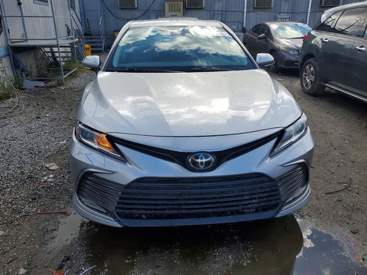 2023 TOYOTA CAMRY LE photo 9