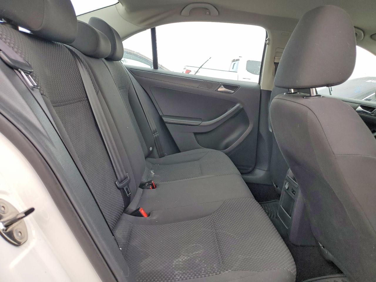 2013 VOLKSWAGEN JETTA BASE photo 19