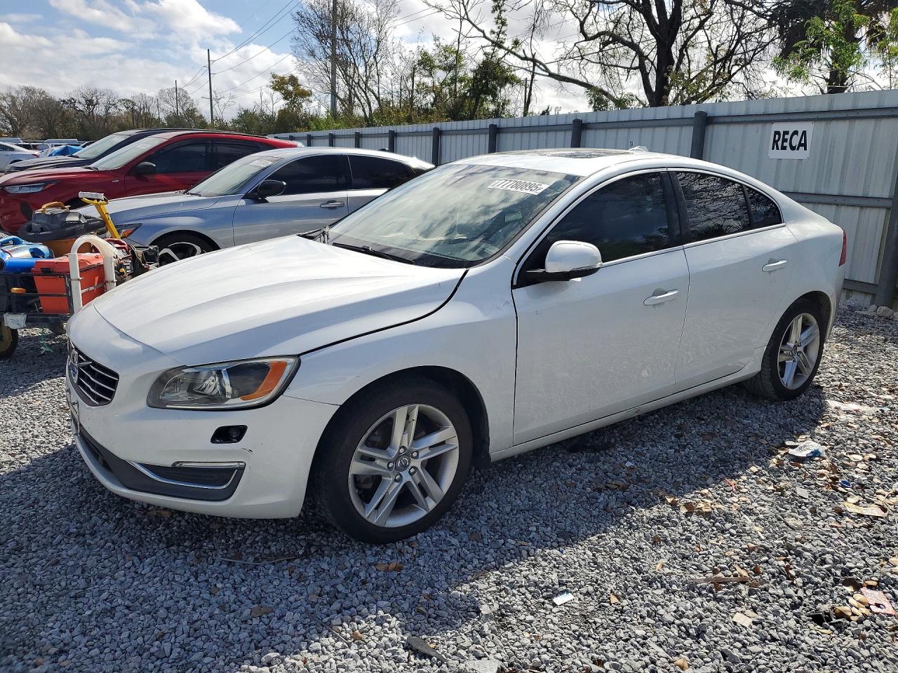 2015 VOLVO S60
