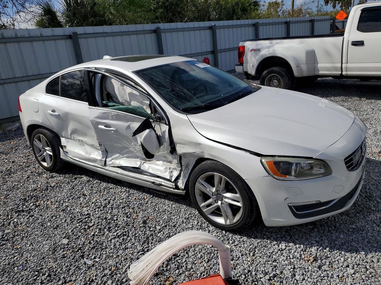 2015 VOLVO S60 PLATINUM photo 4