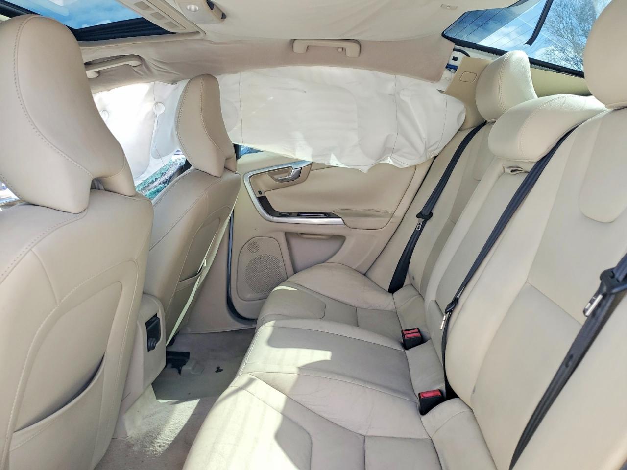 2015 VOLVO S60 PLATINUM photo 10