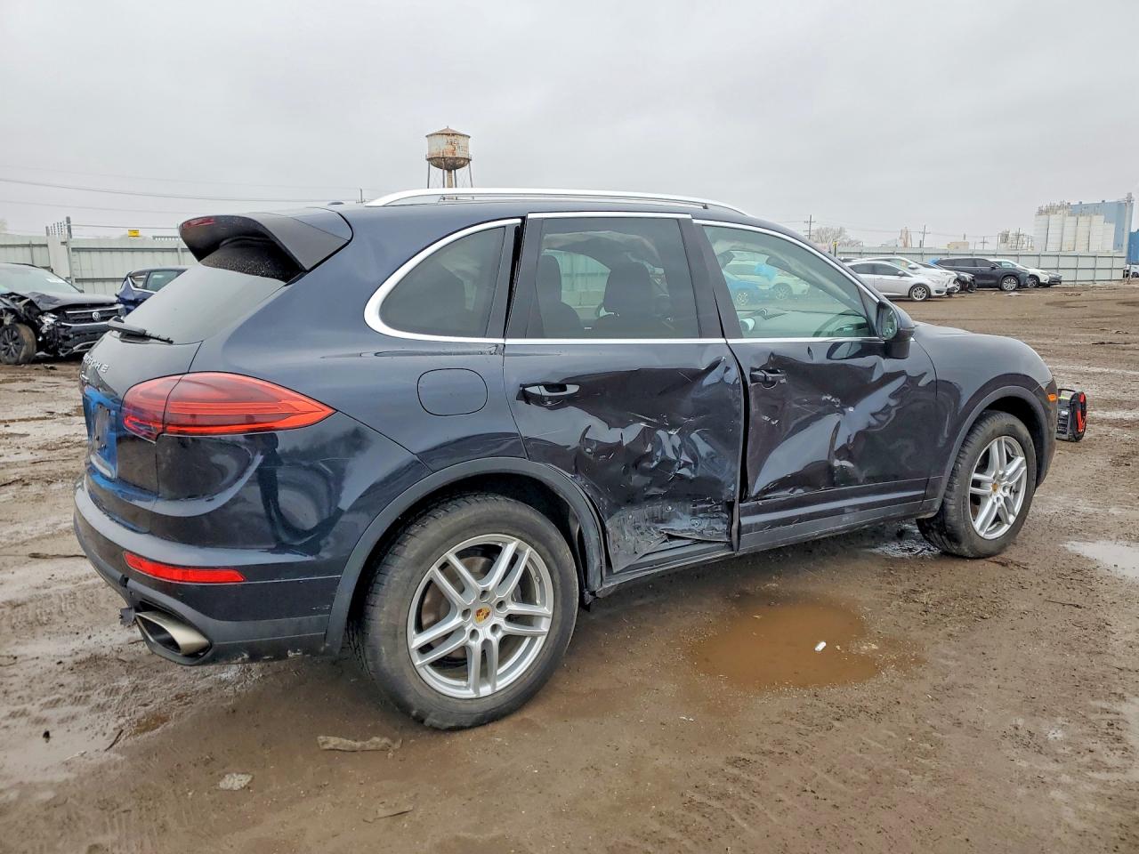 2017 PORSCHE CAYENNE photo 5