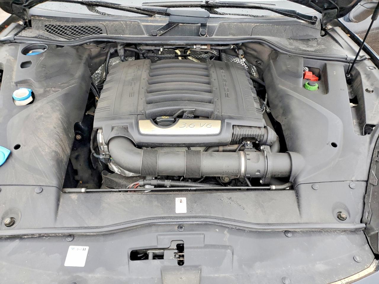2017 PORSCHE CAYENNE photo 23