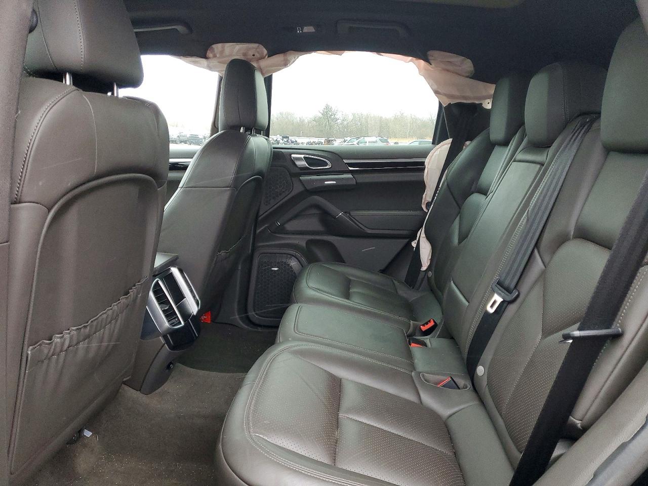 2017 PORSCHE CAYENNE photo 21