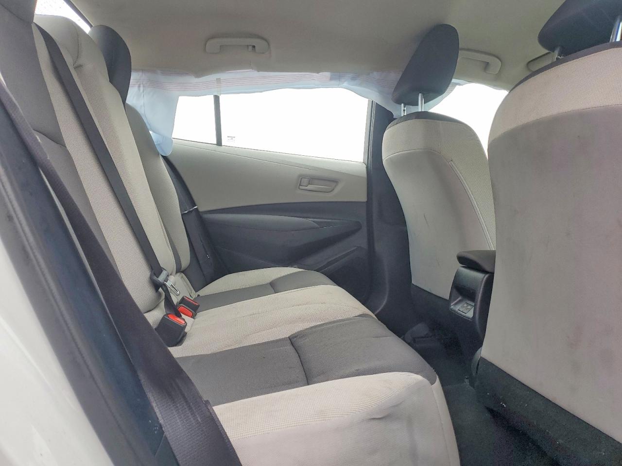 2025 TOYOTA COROLLA LE photo 19