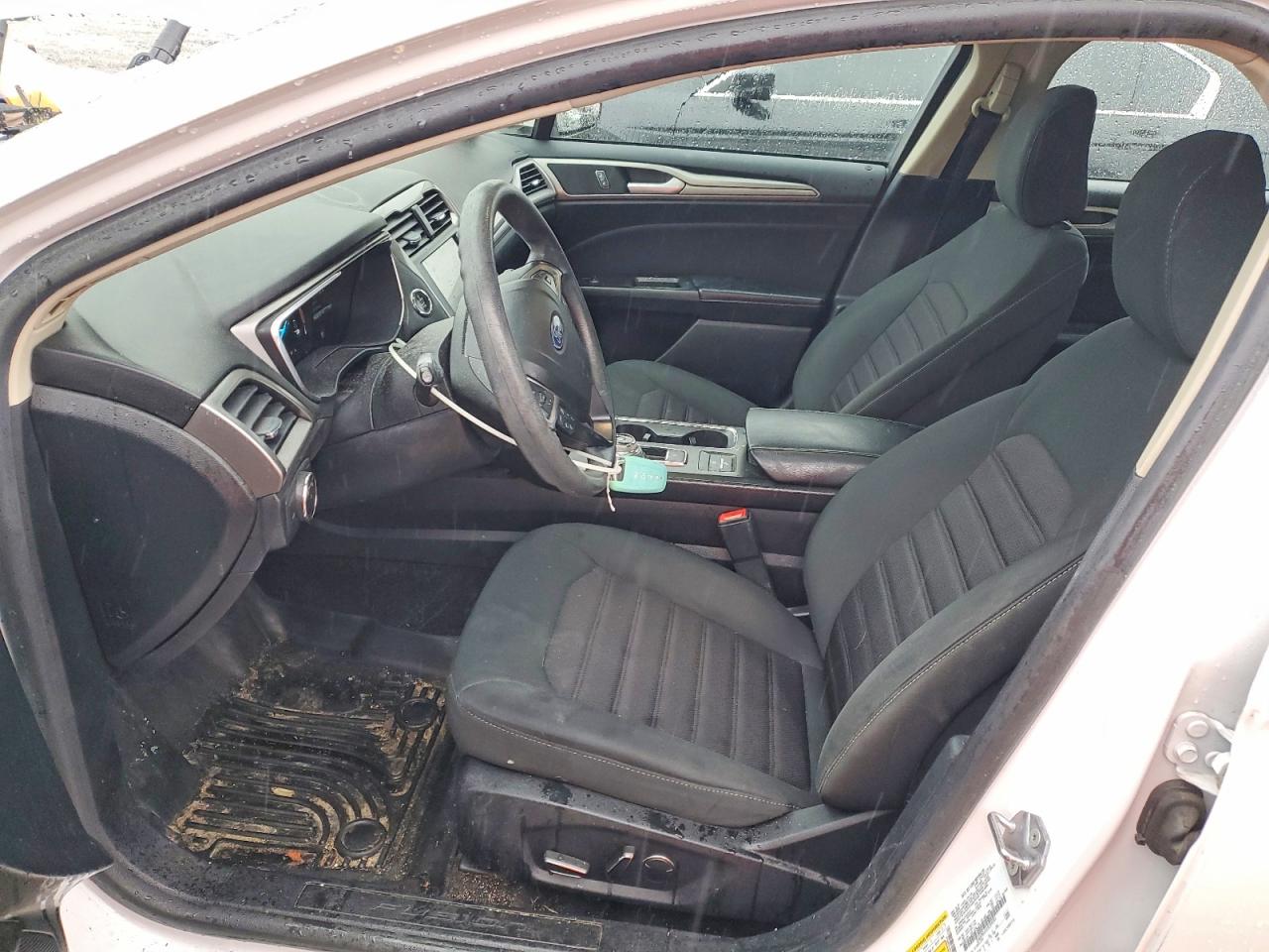 2020 FORD FUSION SE photo 19