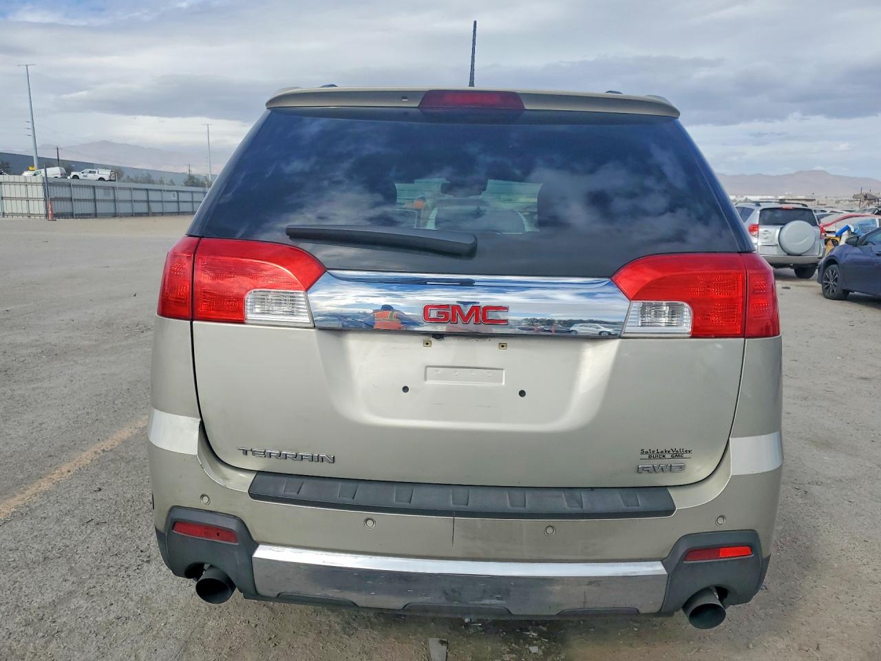 2013 GMC TERRAIN SLT photo 16