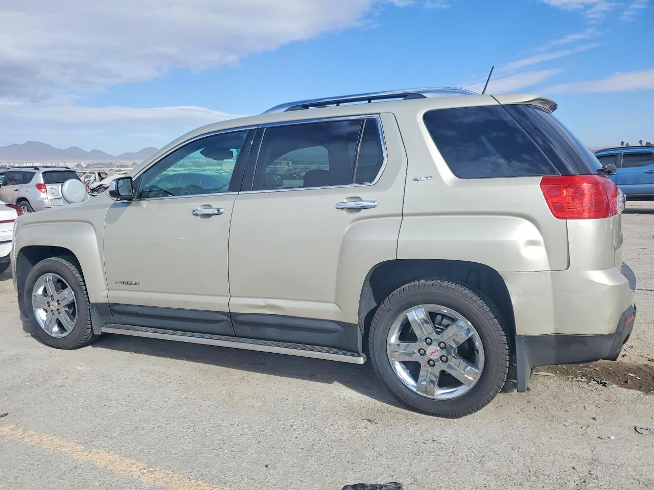 2013 GMC TERRAIN SLT photo 4