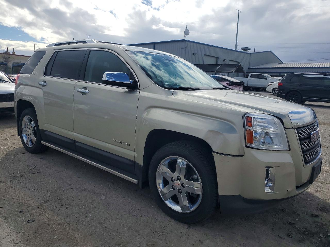2013 GMC TERRAIN SLT photo 10