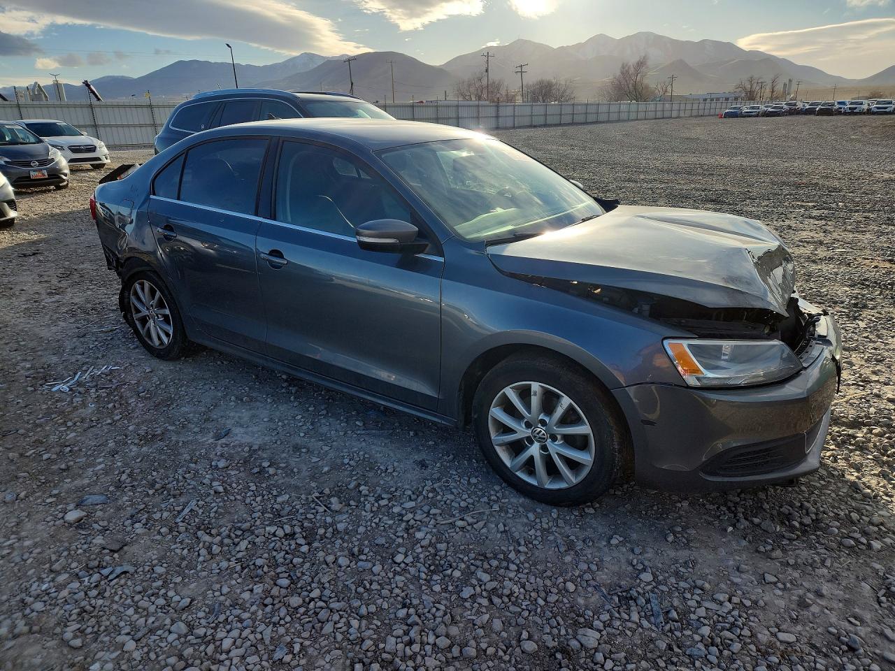 2013 VOLKSWAGEN JETTA SE photo 4