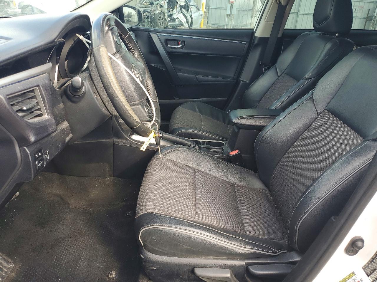 2014 TOYOTA COROLLA L photo 13