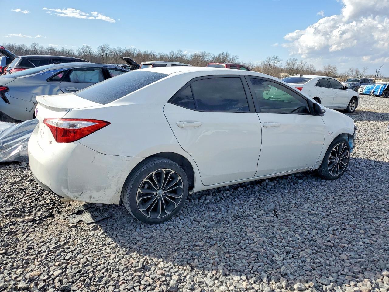 2014 TOYOTA COROLLA L photo 5