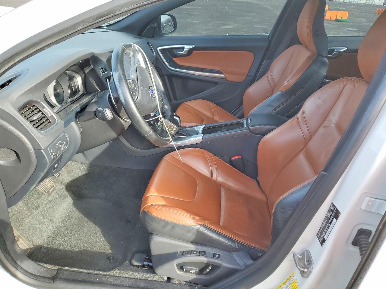 2015 VOLVO S60 PREMIER+ photo 13