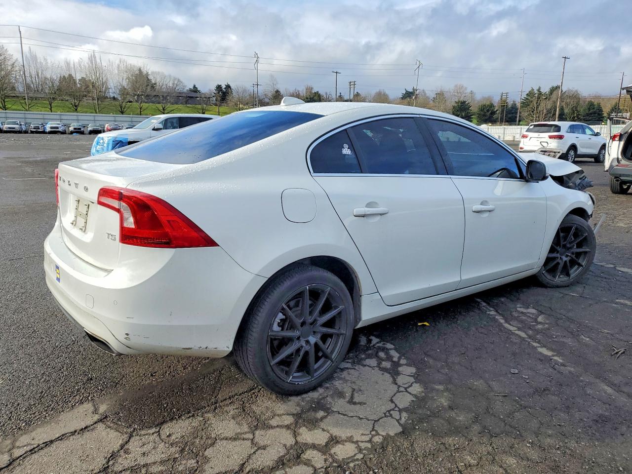 2015 VOLVO S60 PREMIER+ photo 5