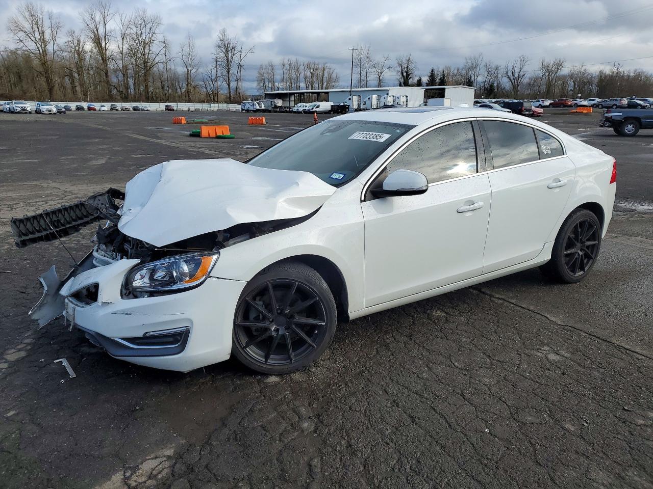 2015 VOLVO S60