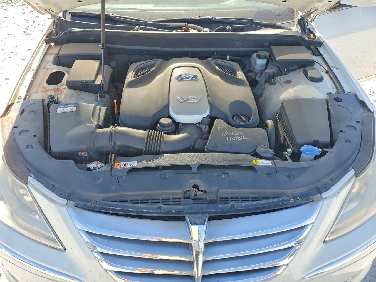 2012 HYUNDAI GENESIS 4.6L photo 11