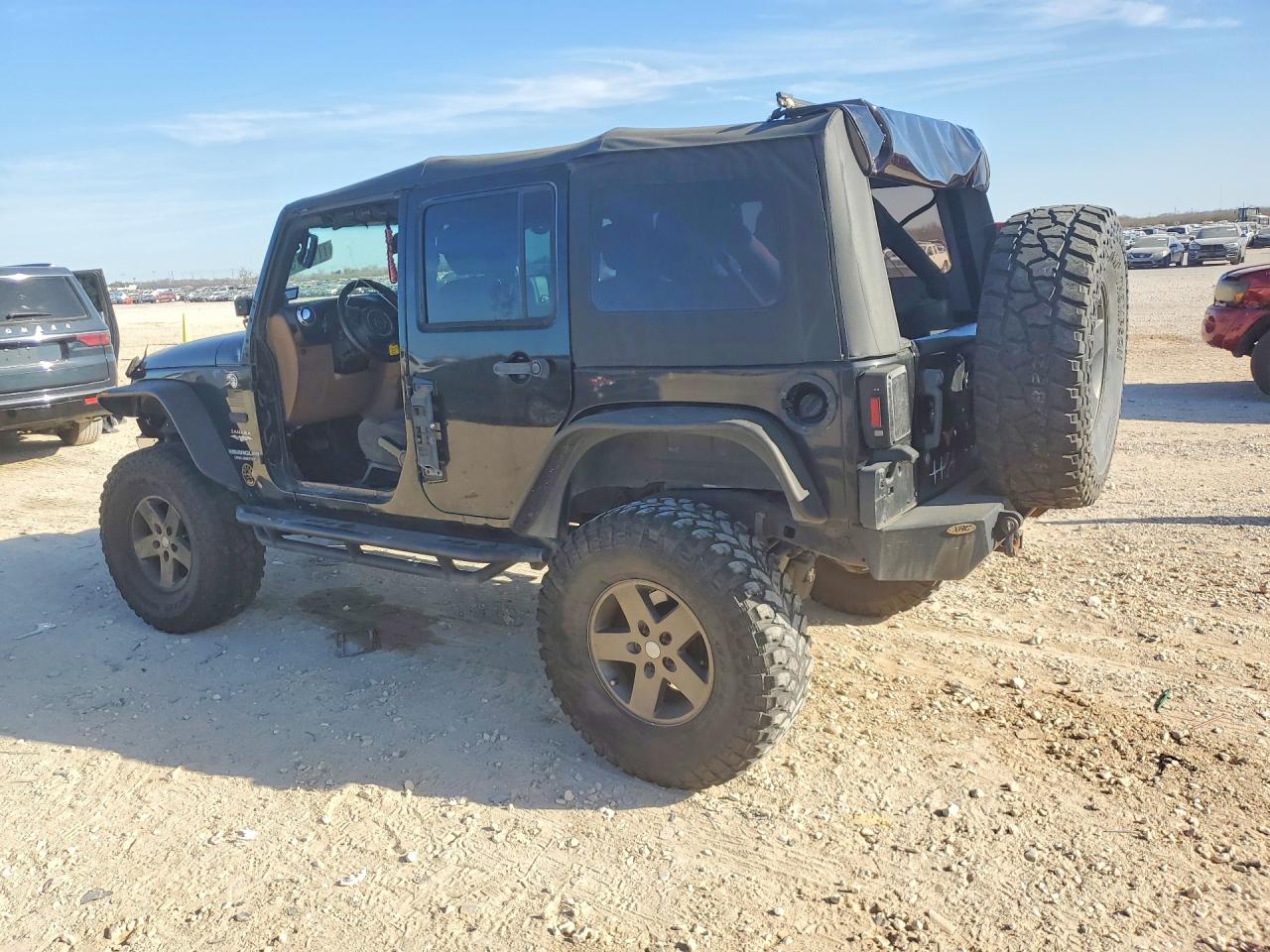 2012 JEEP WRANGLER UNLIMITED SAHARA photo 4