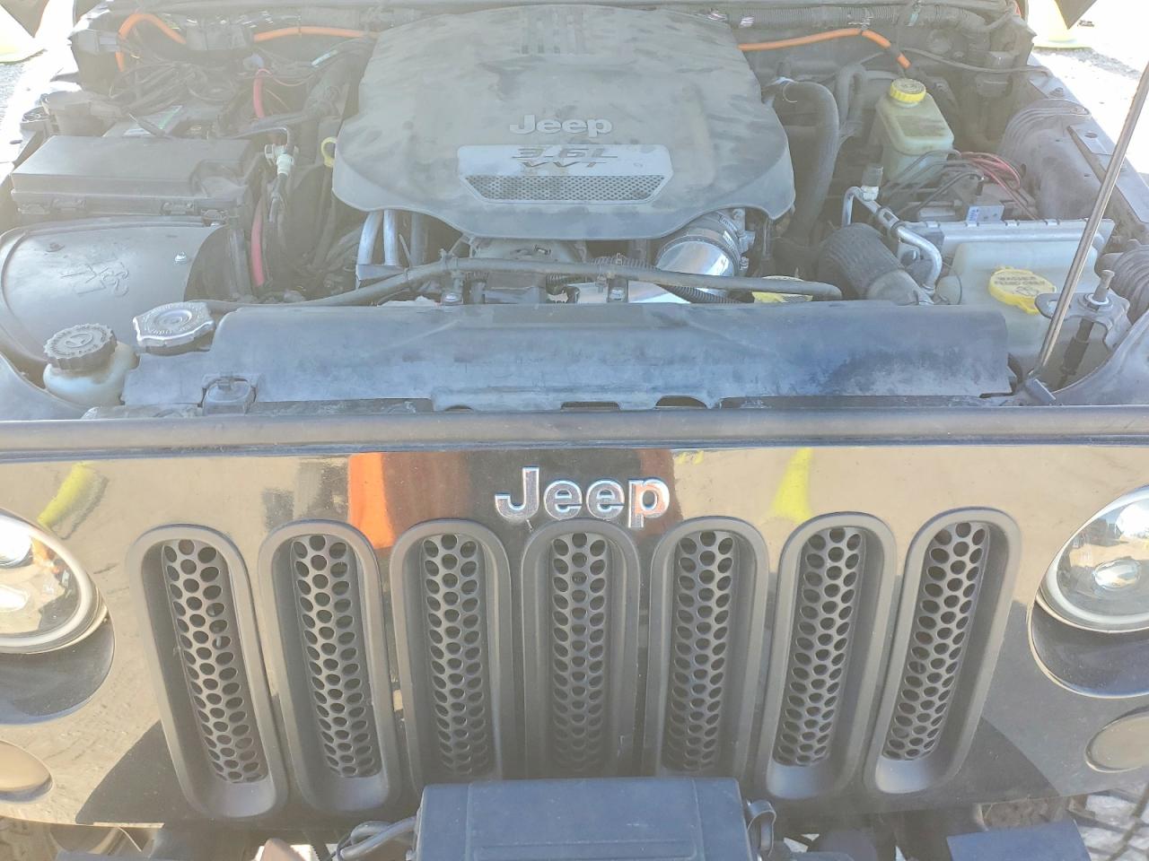 2012 JEEP WRANGLER UNLIMITED SAHARA photo 31