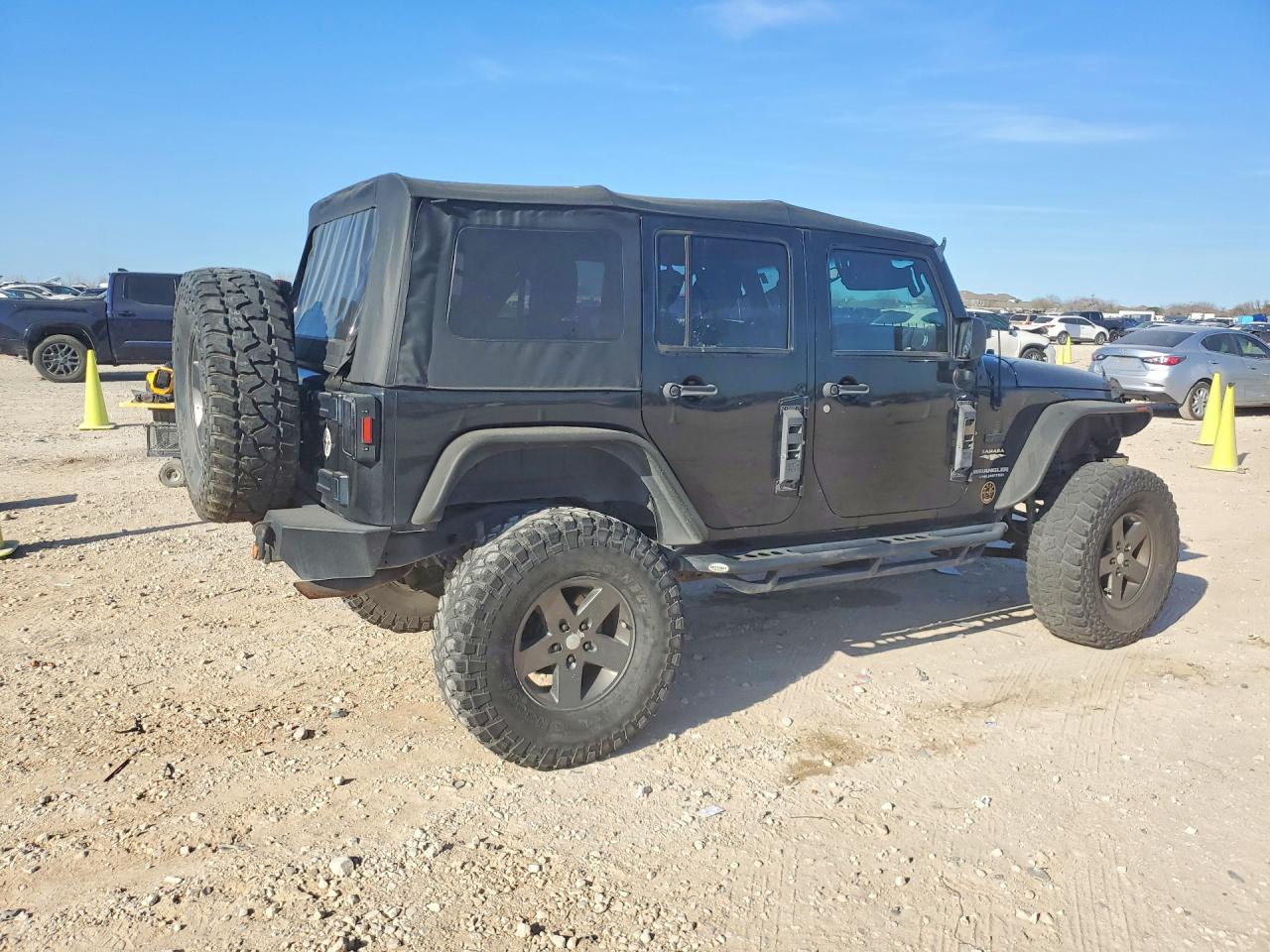 2012 JEEP WRANGLER UNLIMITED SAHARA photo 7