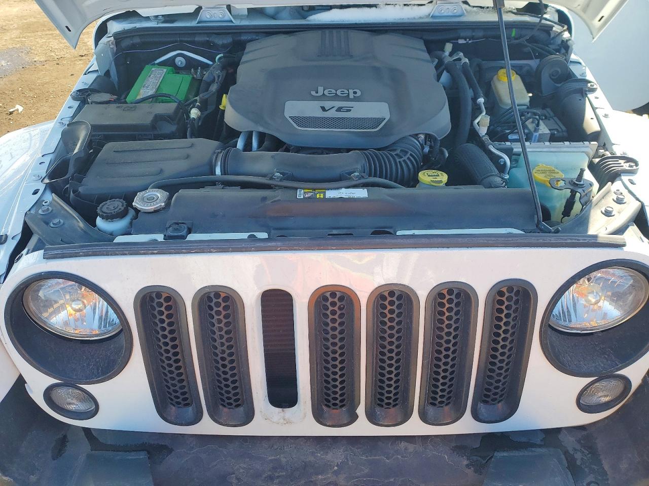 2015 JEEP WRANGLER UNLIMITED SAHARA photo 11