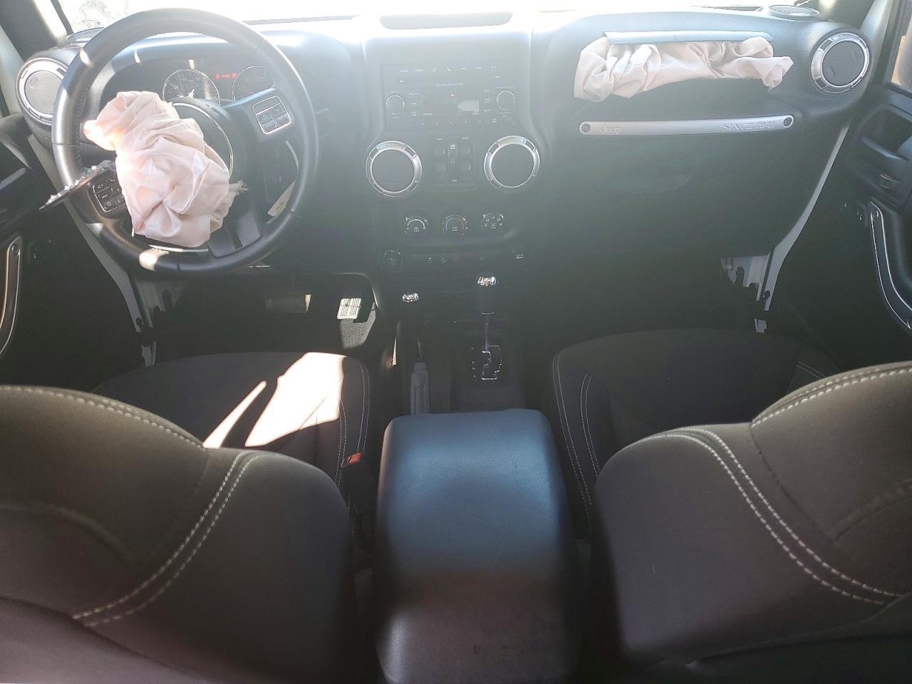 2015 JEEP WRANGLER UNLIMITED SAHARA photo 8