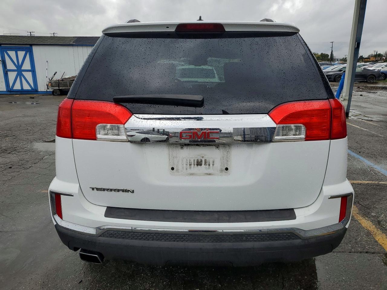 2017 GMC TERRAIN SLT photo 6