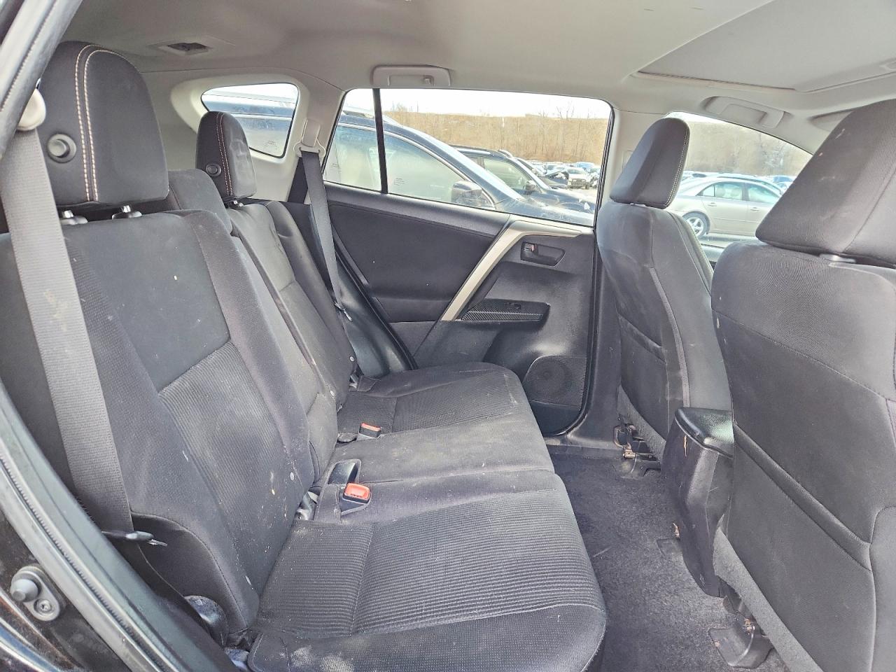 2013 TOYOTA RAV4 XLE photo 11