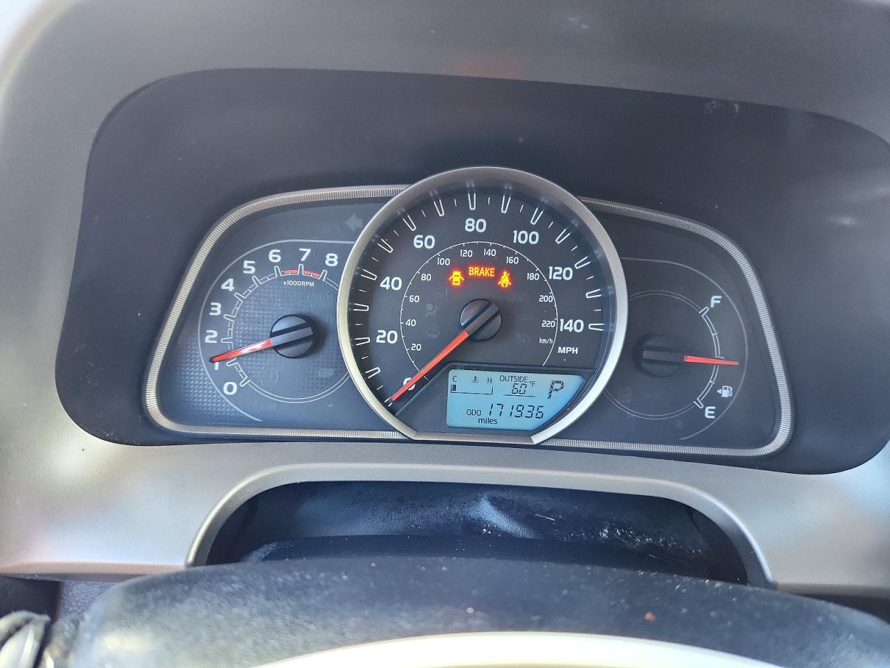 2013 TOYOTA RAV4 XLE photo 9