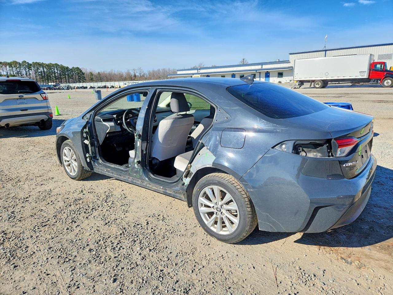 2024 TOYOTA COROLLA LE photo 2