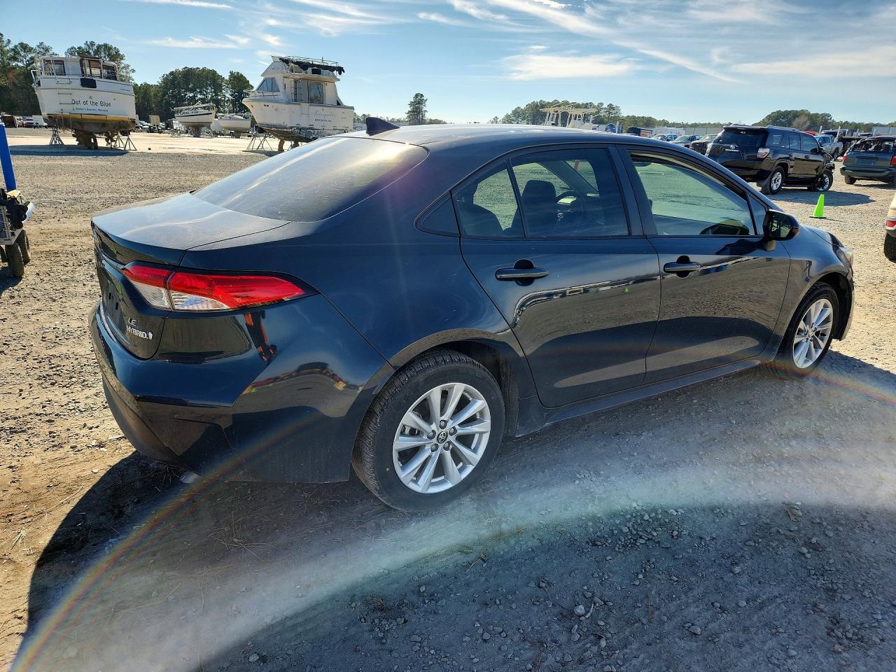 2024 TOYOTA COROLLA LE photo 3