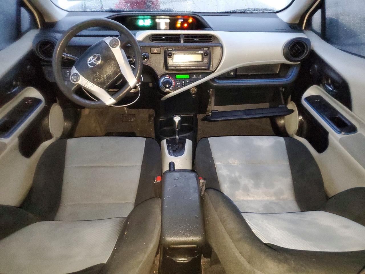 2012 TOYOTA PRIUS C photo 22