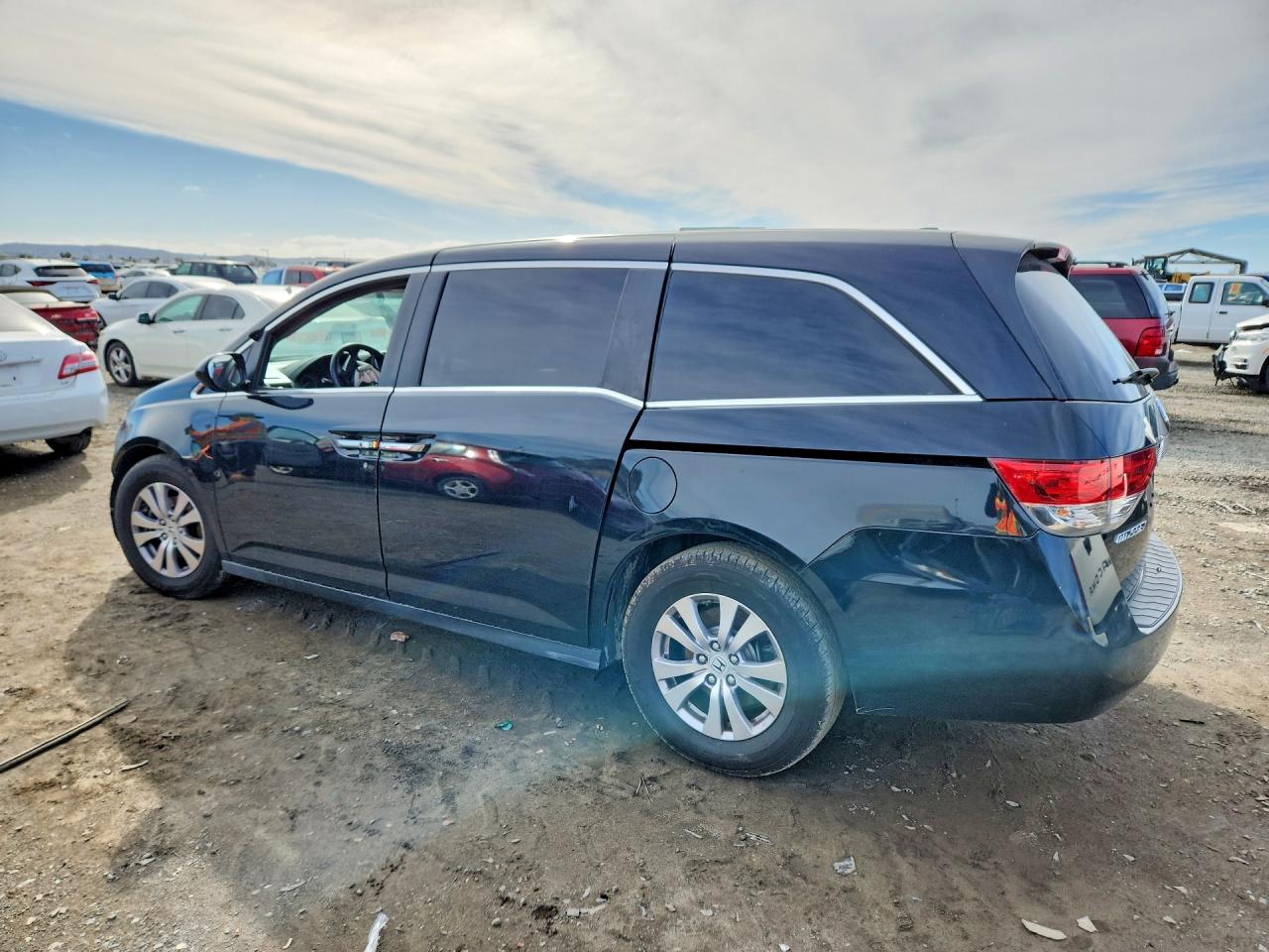 2016 HONDA ODYSSEY SE photo 2