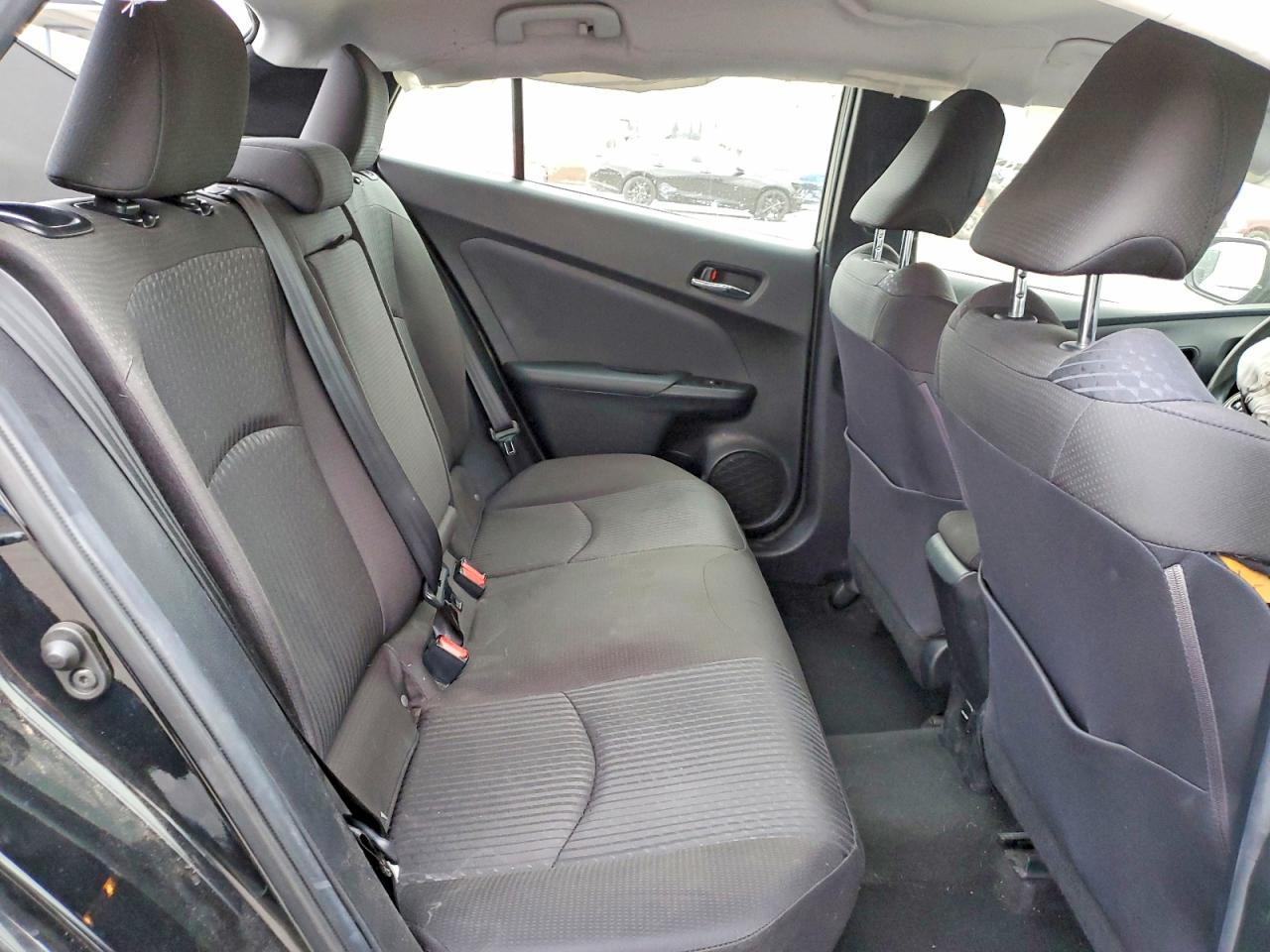 2016 TOYOTA PRIUS photo 28
