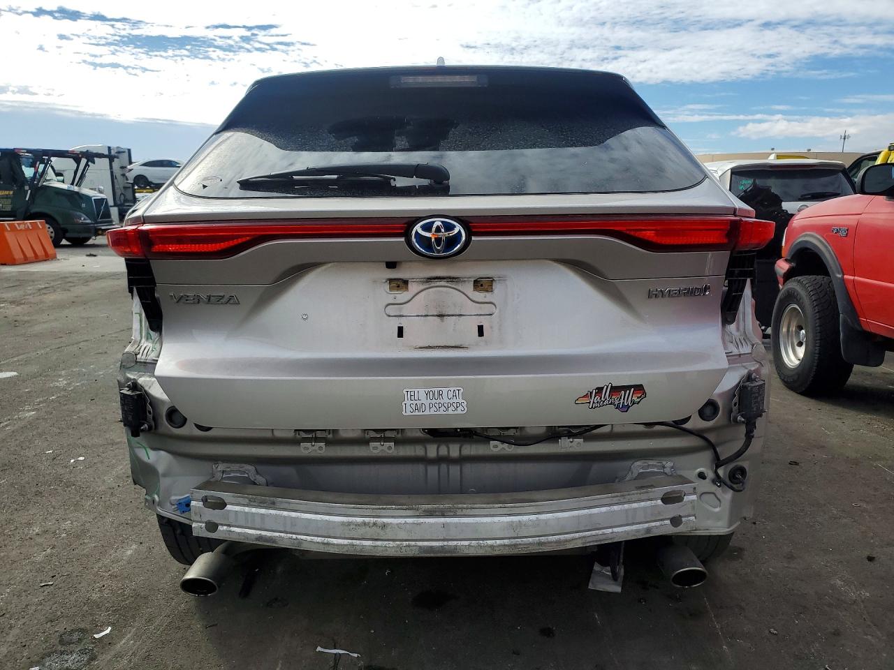2021 TOYOTA VENZA LE photo 6