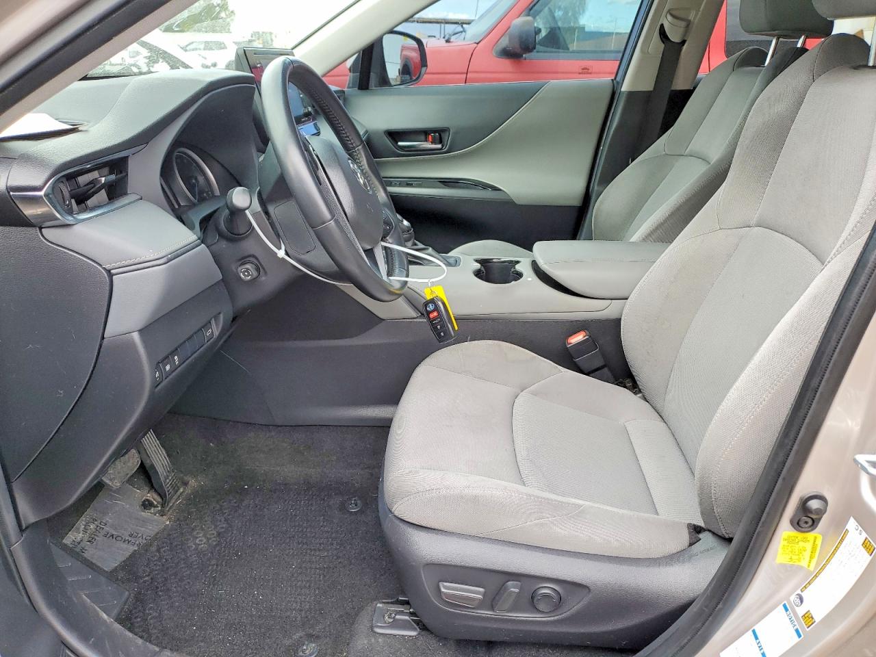 2021 TOYOTA VENZA LE photo 7