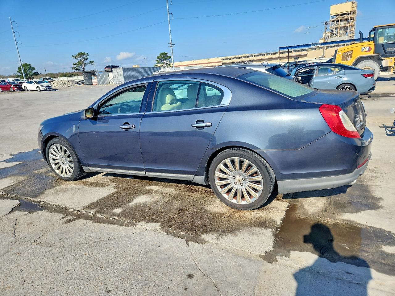 2013 LINCOLN MKS photo 2