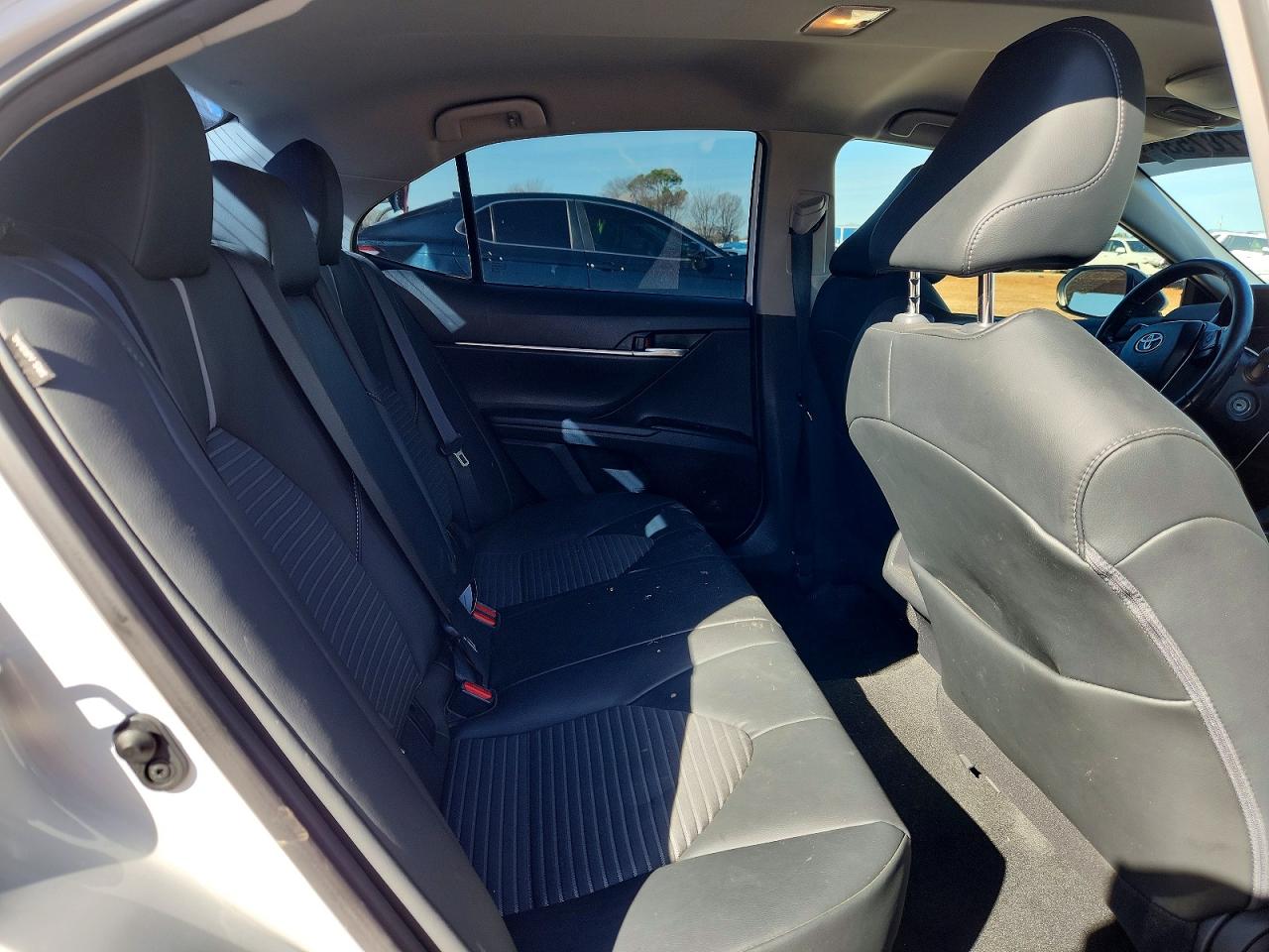 2020 TOYOTA CAMRY SE photo 19