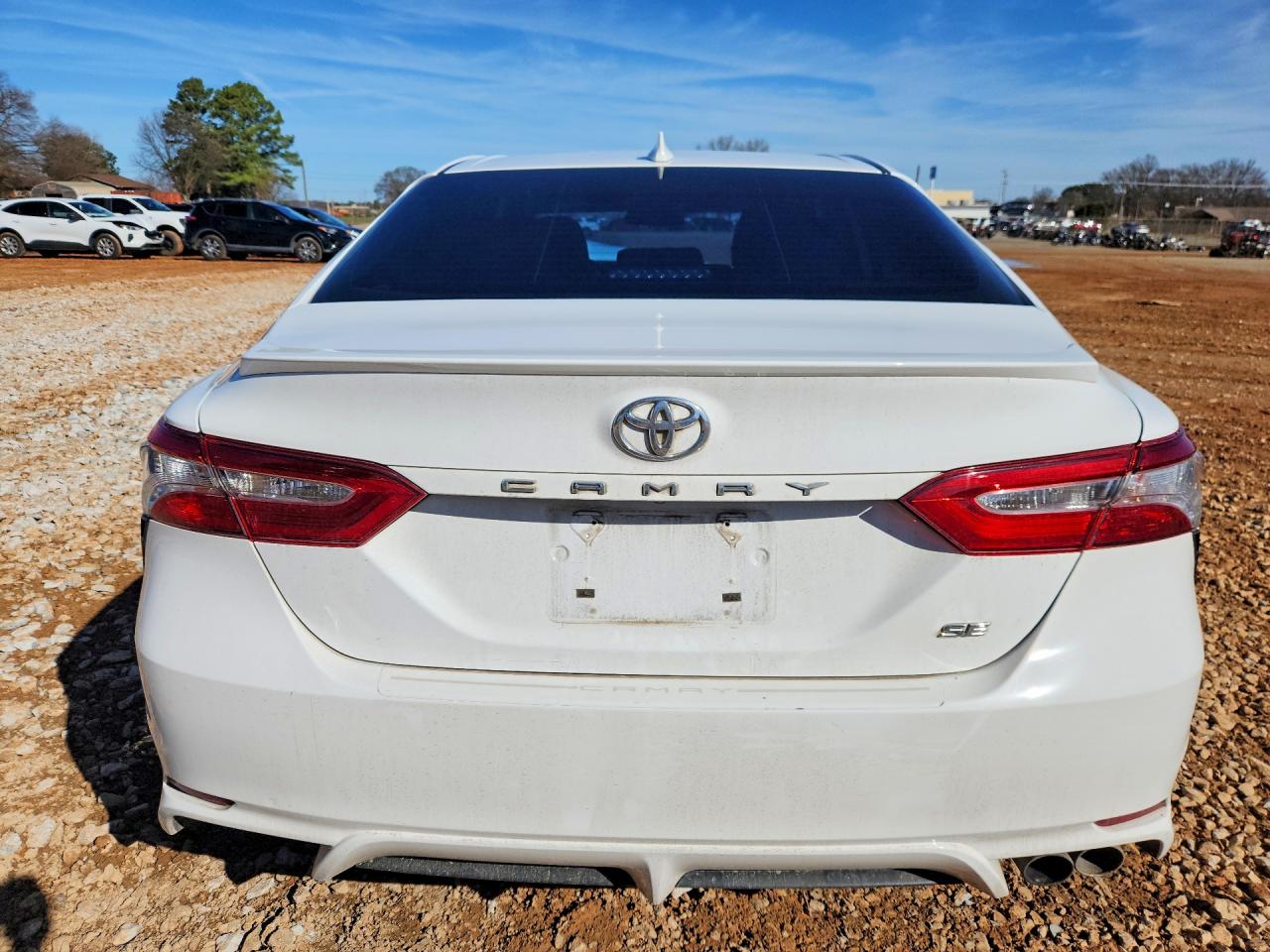 2020 TOYOTA CAMRY SE photo 11