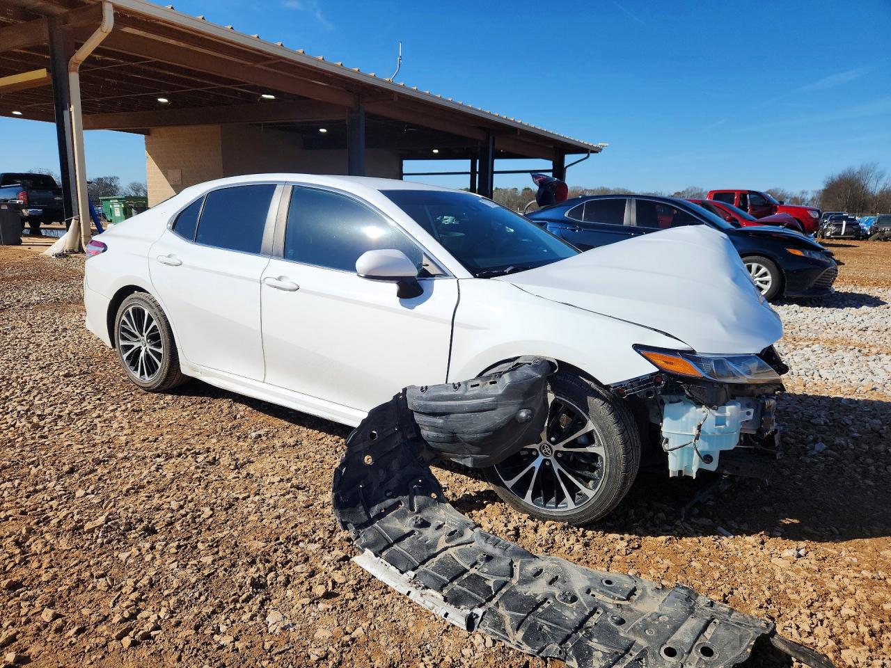 2020 TOYOTA CAMRY SE photo 7