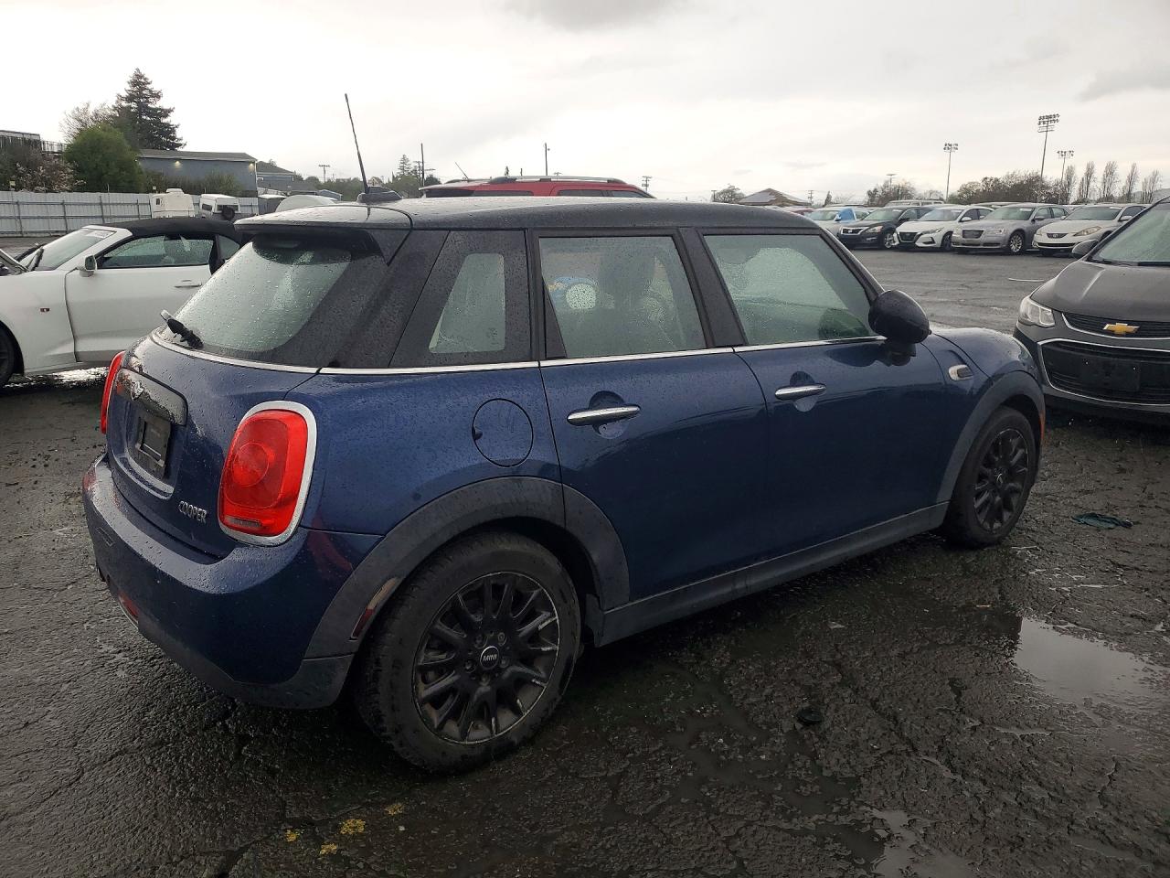 2017 MINI COOPER photo 3