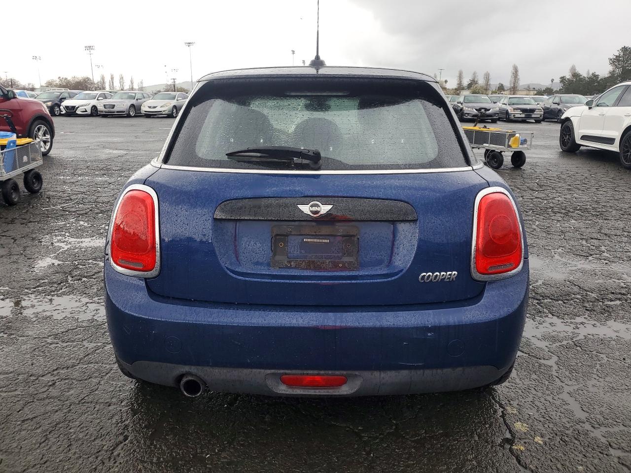 2017 MINI COOPER photo 6