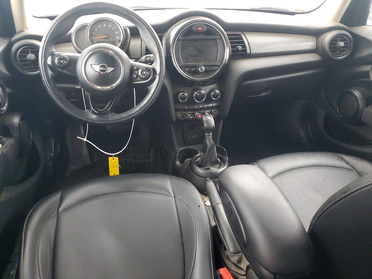 2017 MINI COOPER photo 8