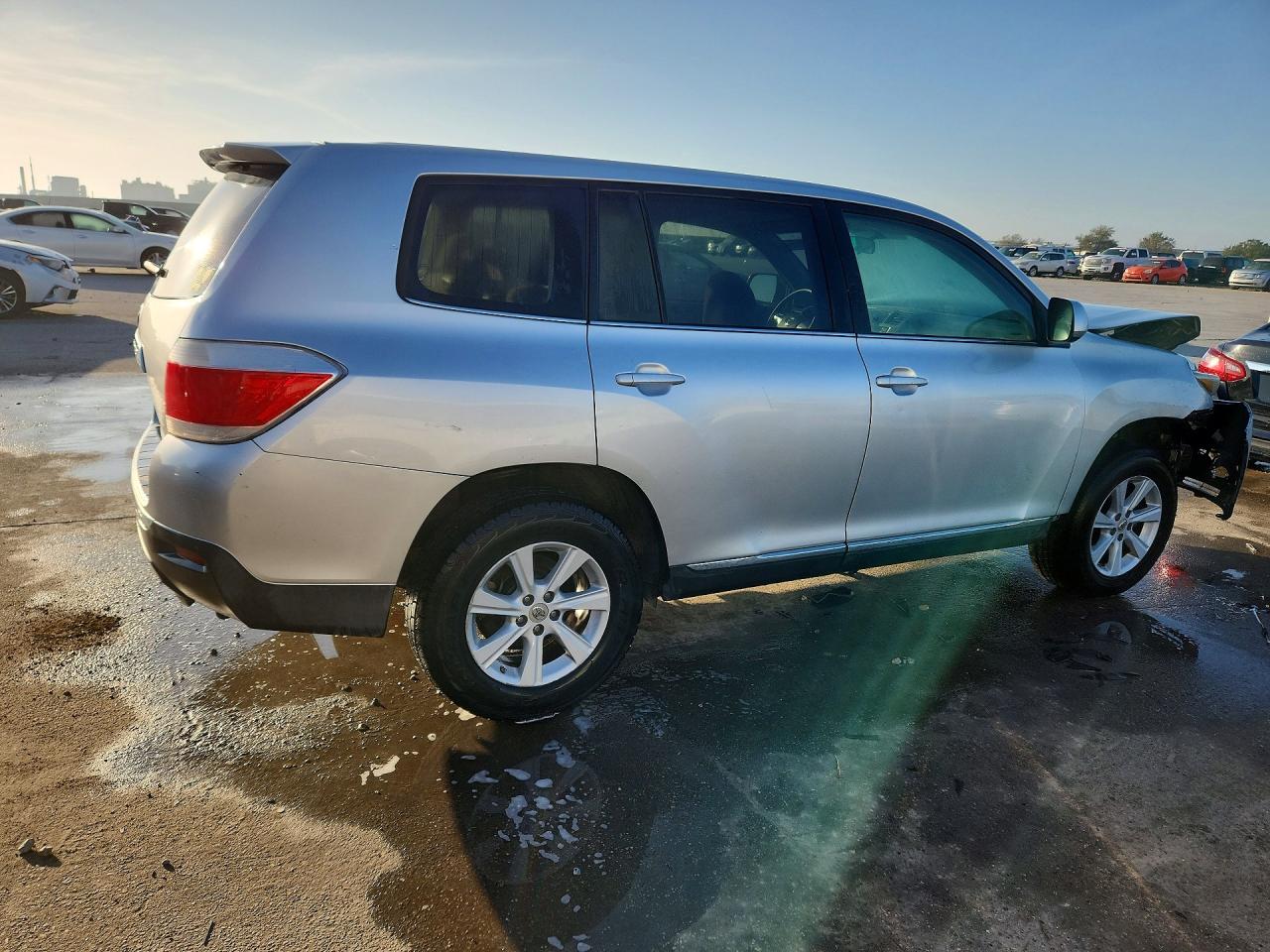 2013 TOYOTA HIGHLANDER BASE photo 5