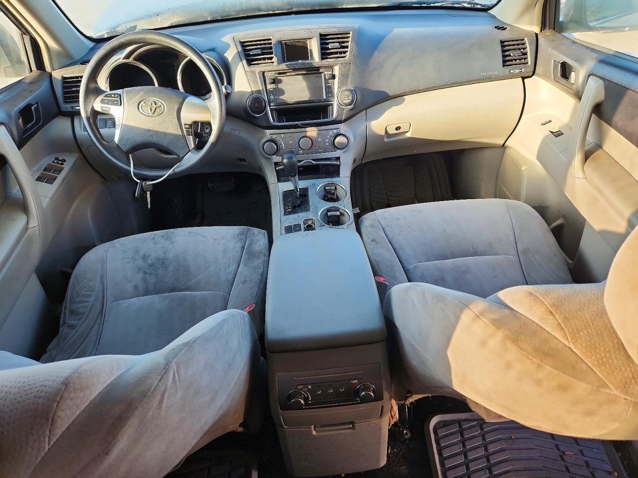 2013 TOYOTA HIGHLANDER BASE photo 15